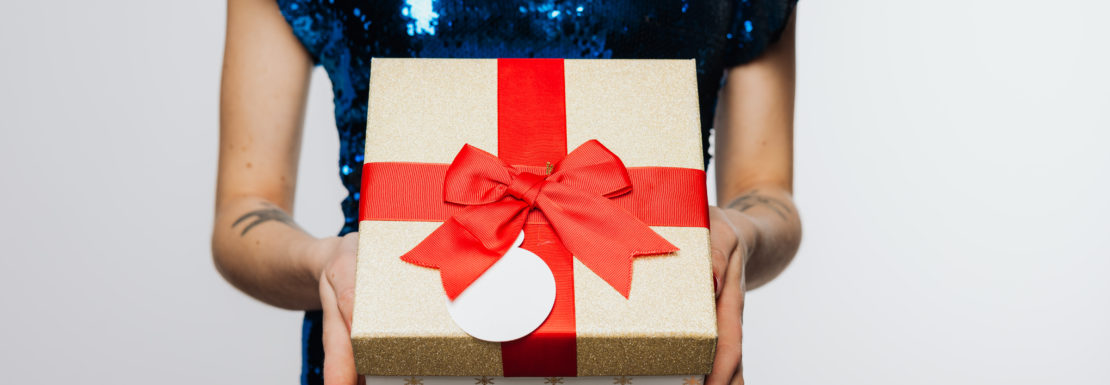 Brilliant holiday gifts for real estate clients. Check out the complete list!