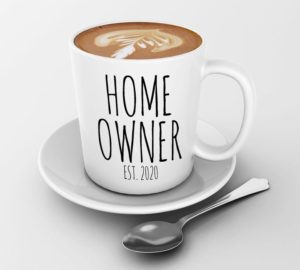 Holiday gifts for real estate clients: coffee mugs
